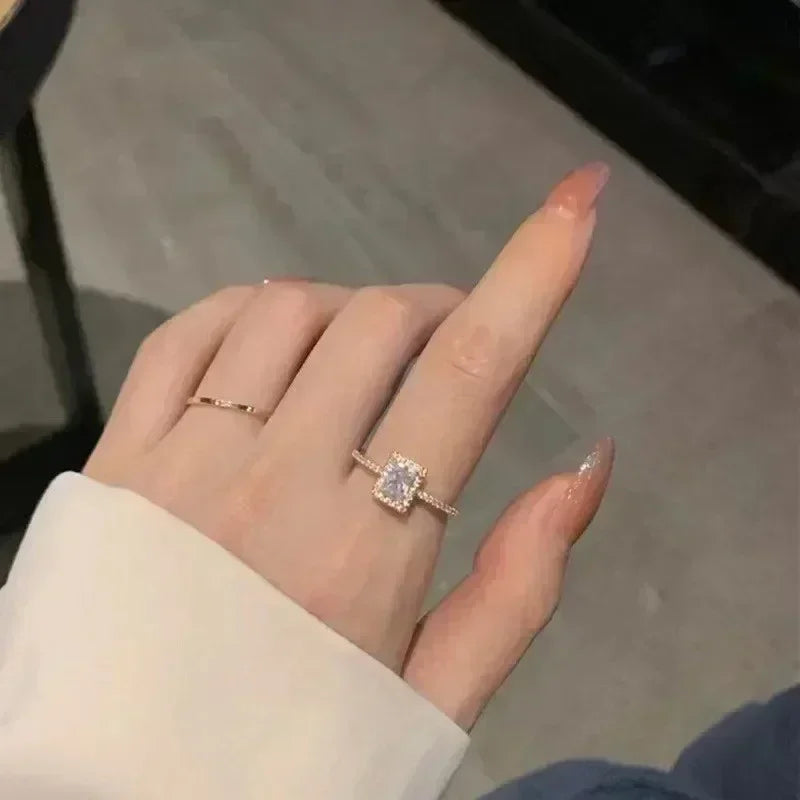 Hot Sales Fashion Retro Zircon Ring Simple Gold Color Acrylic Crystal Ring for Women Trendy Jewelry Accessories Adjustable Ring